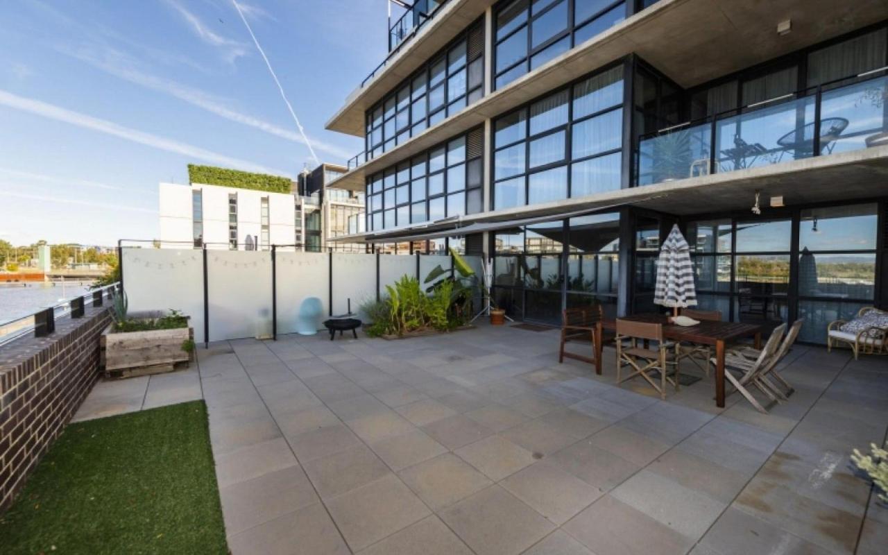 Dockside Apartments Kingston Act Canberra Exterior photo